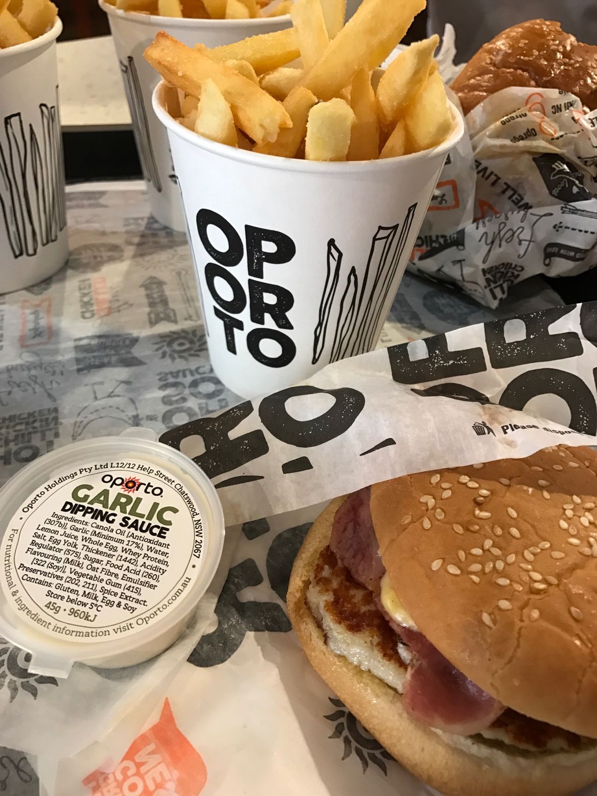 翌朝ホテル周辺散策。
シドニーオリンピックの名残りの場所みたい。
ホテ...