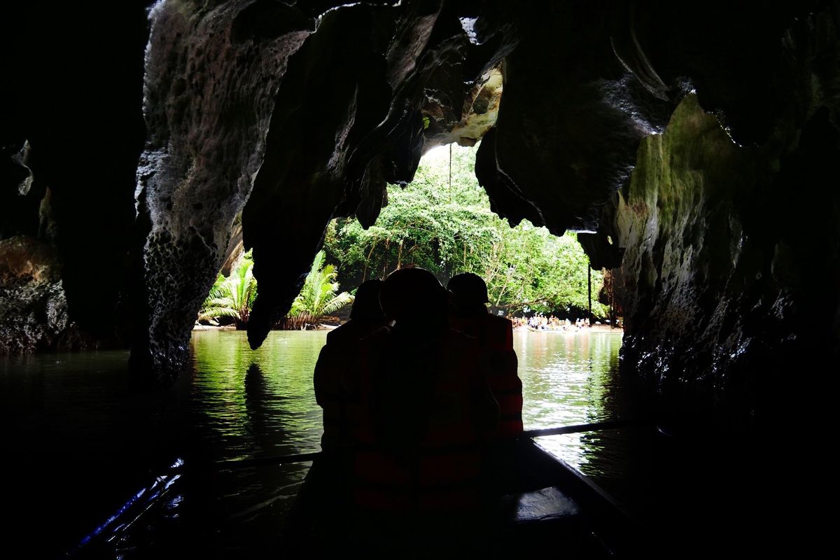 地底河川ツアーに参加！
洞窟の規模は圧巻です