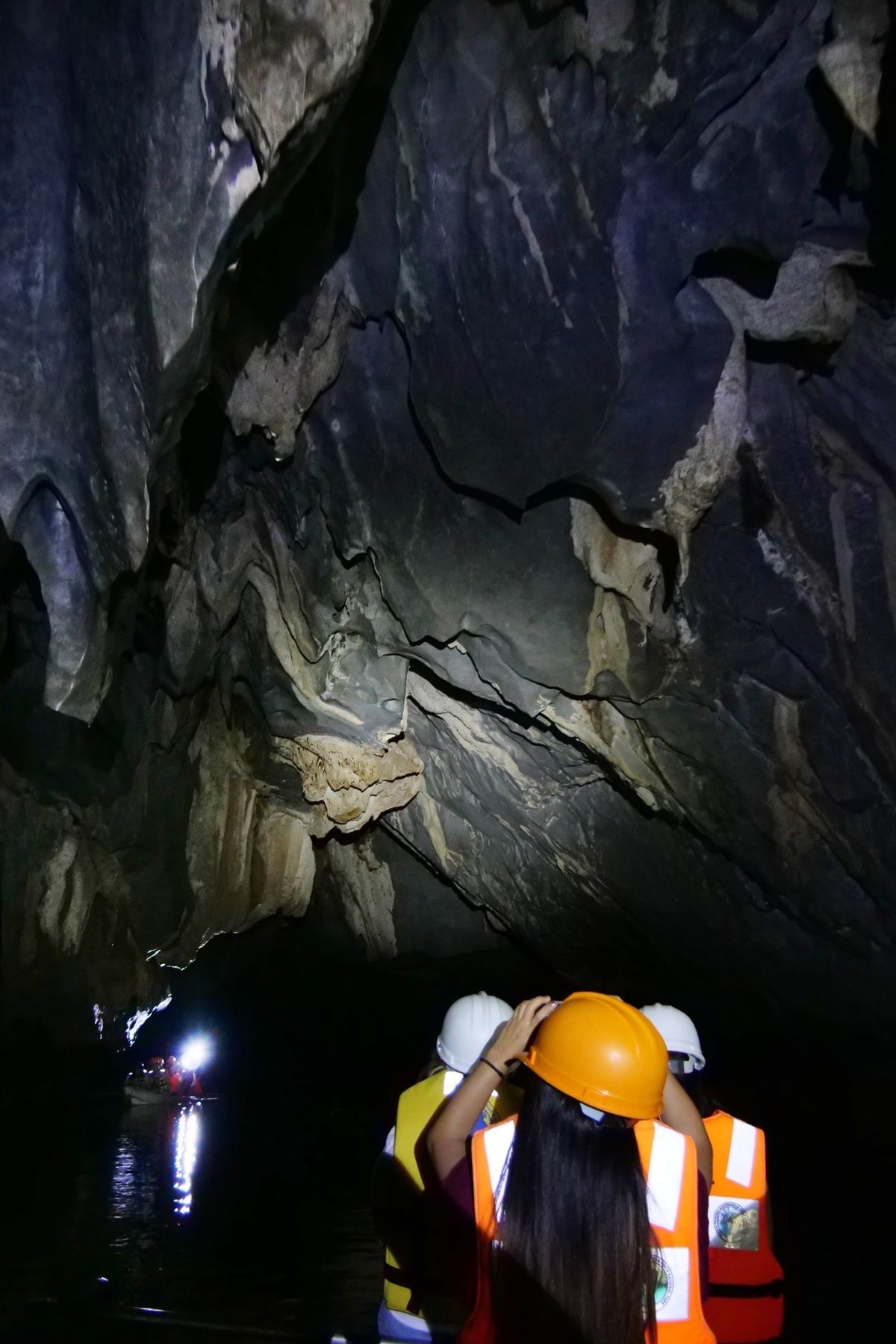 地底河川ツアーに参加！
洞窟の規模は圧巻です