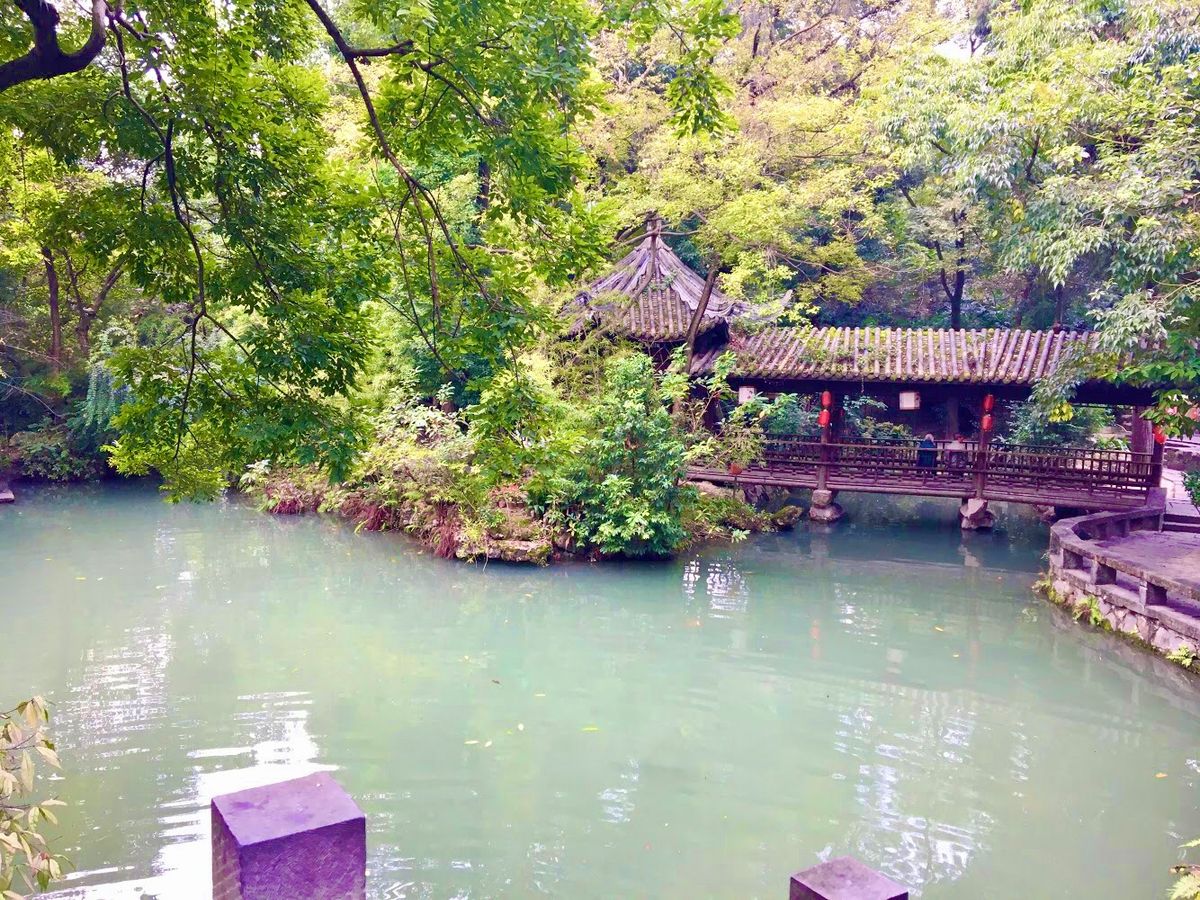 錦里
最寄りの地下鉄から少し距離があり、色々な人に助けてもらってたどり着い...