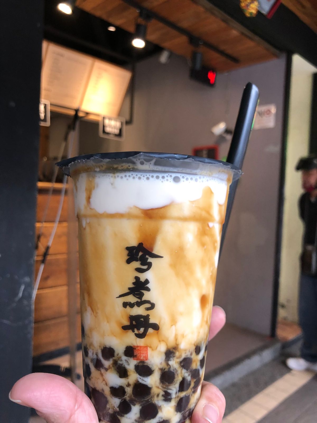 本場のタピオカドリンク
日本では飲まないミルク系も旅先では飲んでみる。個人...