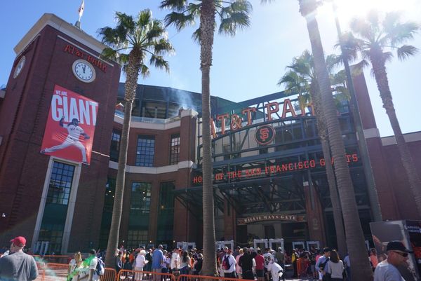 アメリカ(米国)・サンフランシスコ・AT&Tパーク「初めてのメジャーリーグ」の写真：球場の外はこんな感じ