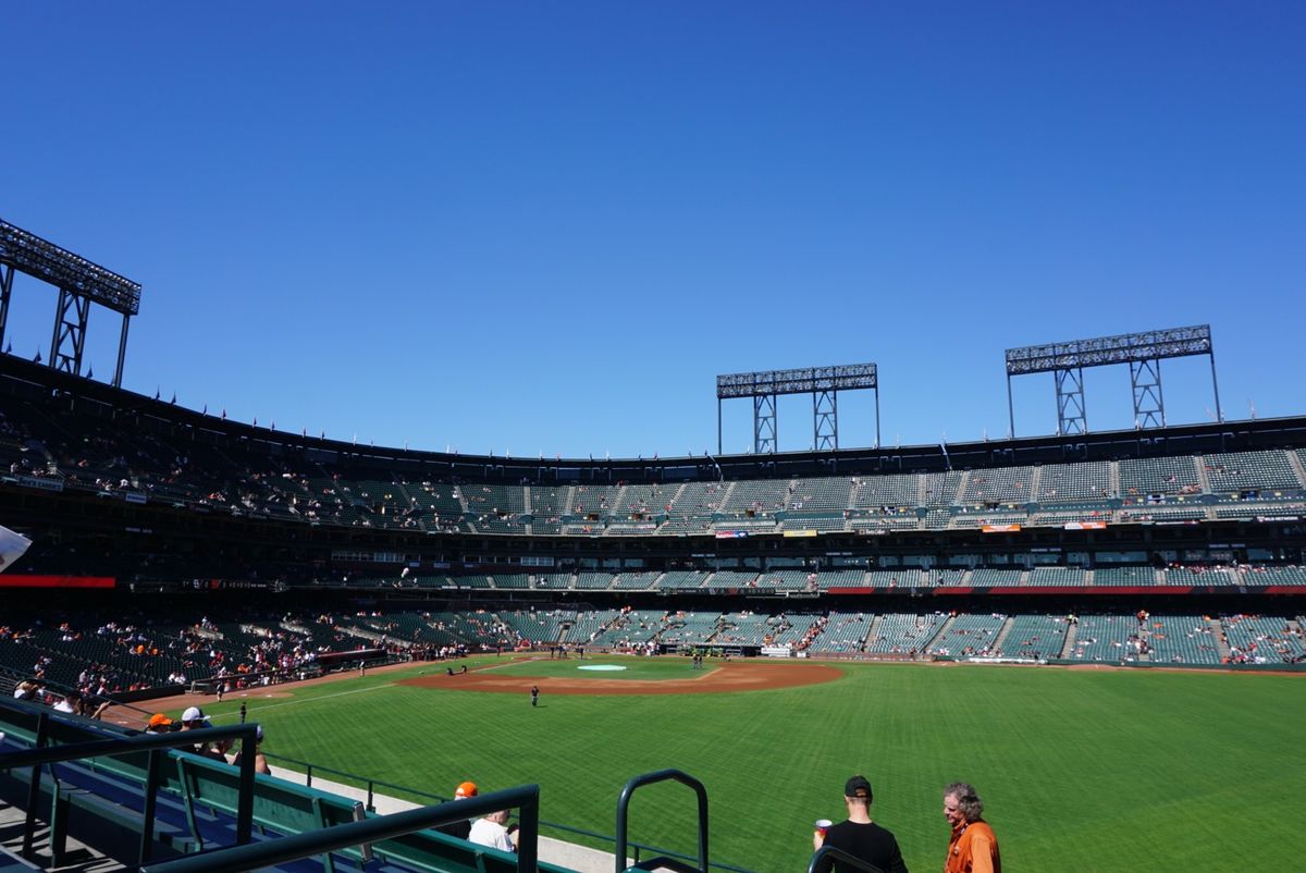 ゲーム開始前球場内を探検！