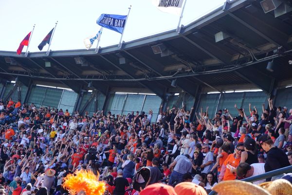 アメリカ(米国)・サンフランシスコ・AT&Tパーク「初めてのメジャーリーグ」の写真：ゲームが始まると球場内は大盛り上がり！