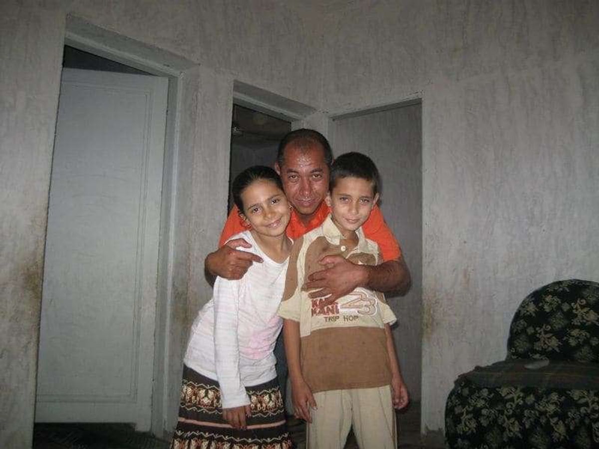 村の子供達２
知り合った男性の子供たち。
家は未完成で、住みながら、お金を...