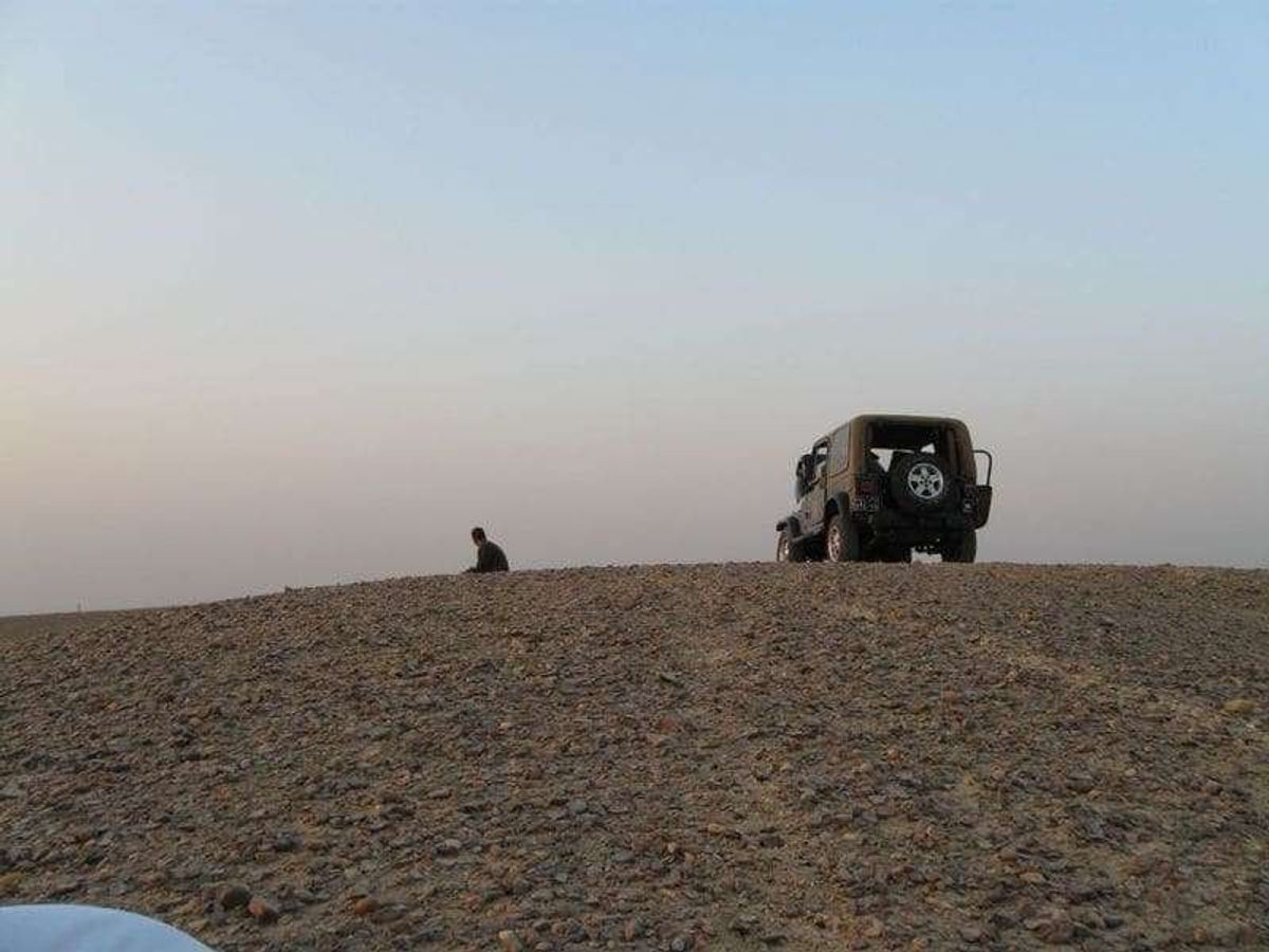 サハラのジープと酋長