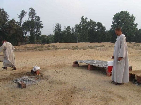 エジプト・ギザ「2010年 エジプト　エジプト人と過ごすサハラ砂漠とギザのピラミッド」の写真：後片付け