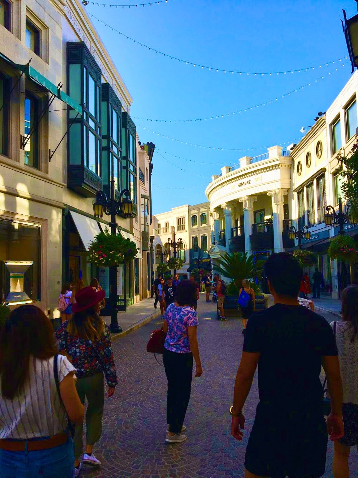 DAY1
Beverly Hills
セレブすぎて旅人には場違いな場所...