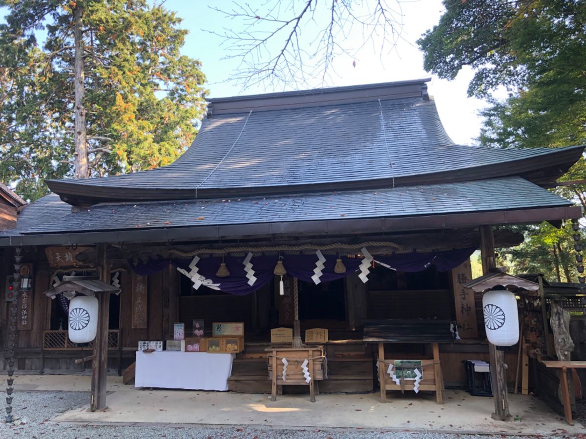 金峯山寺本堂ではご本尊の蔵王権現を特別にご開帳。吉水神社や吉野水分神社にも...