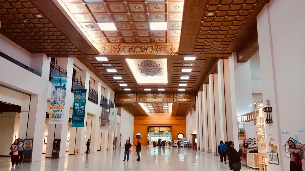 龍山寺、国立中正紀念堂
中華圏の建物って装飾が本気
色がピカピカしてる✨