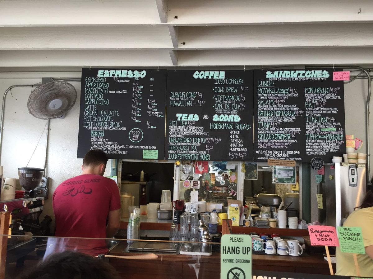 ハワイ大学からマノアにあるモーニンググラスコーヒーへ！  実は初日に行った...