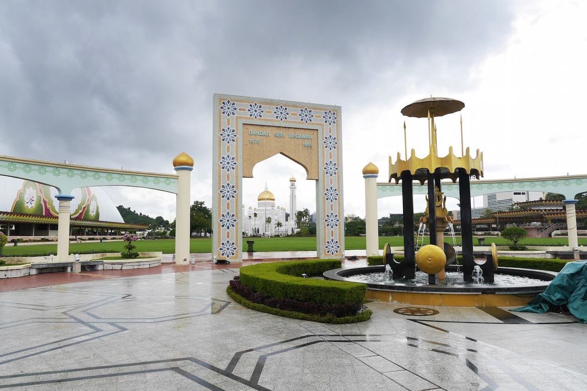 ブルネイってもっと発展しているかと思ったら、イマイチ…
町の見所はモスクと...