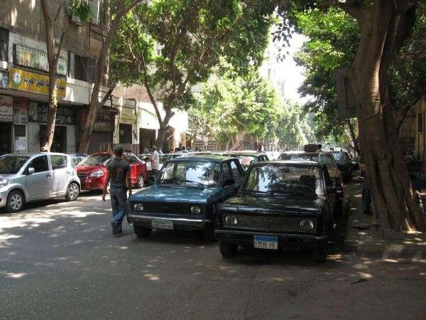 エジプト・カイロ「2010年 エジプト　（アラブの春まで半年）首都カイロから長距離バスでアカバ湾の港町へ」の写真：カイロ市内の普通の風景
