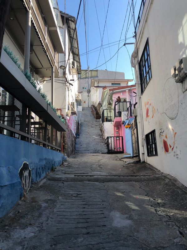 大韓民国 (韓国)・ソウル「Seoul」の写真：梨花洞壁画村🎨