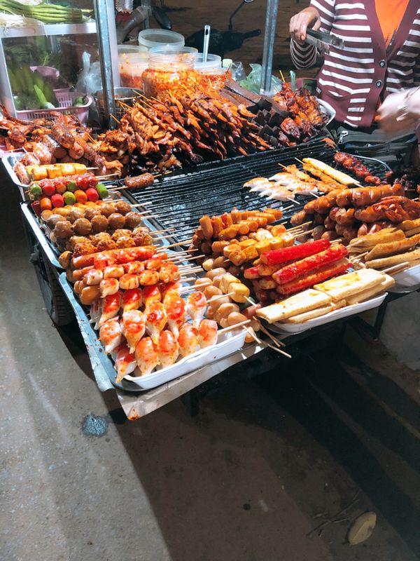 カンボジア・シェムリアップ「再会」の写真