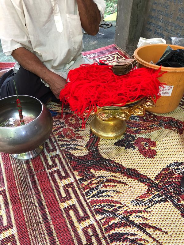 カンボジア・シェムリアップ「再会」の写真