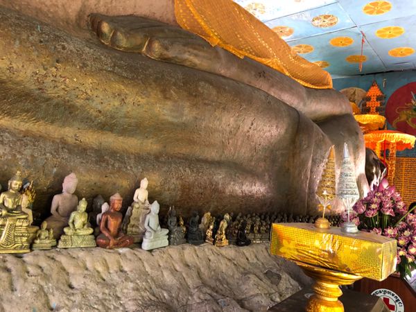 カンボジア・シェムリアップ「再会」の写真