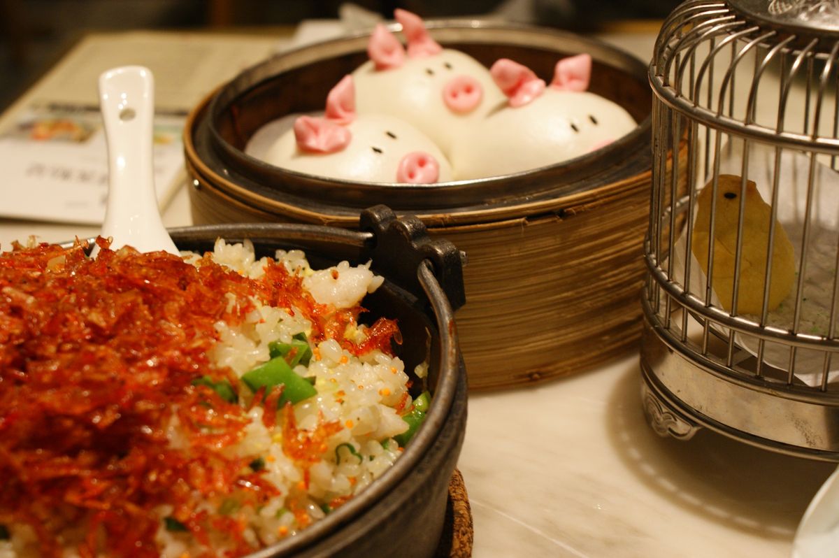 夜は流行りのYAM-CAHで点心頂きました。２枚目手前のチャーハンが超美味...