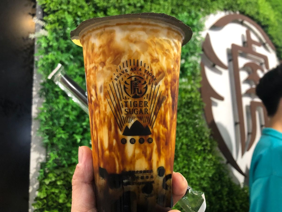 胡椒餅は大好物なので見つけたら食らいつく。寧夏夜市の方家の鶏肉飯もサイコーです。