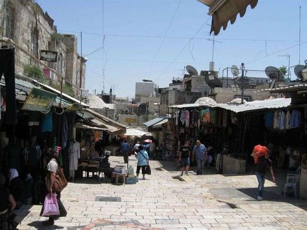 イスラエル・エルサレム「2010年 イスラエル　エルサレム　ベツレヘム分離壁」の写真：エルサレムの旧市街地
上手に共存している...