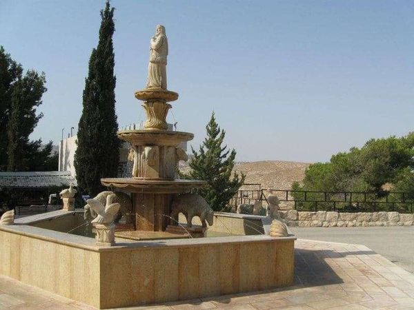 パレスチナ・ベツレヘム「2010年 エルサレム　ベツレヘム分離壁」の写真：Church at Shepherds ...