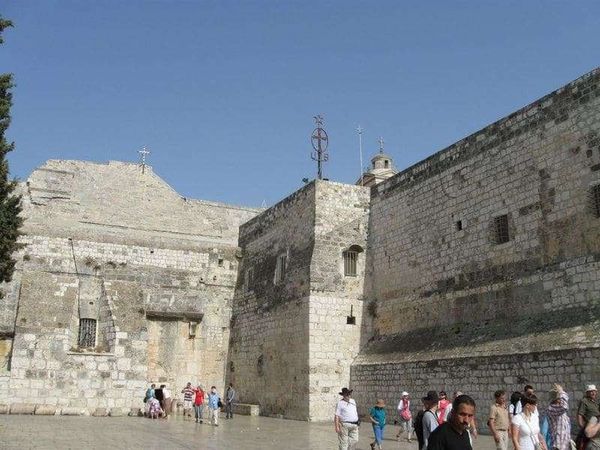 パレスチナ・ベツレヘム「2010年 エルサレム　ベツレヘム分離壁」の写真：聖誕教会

