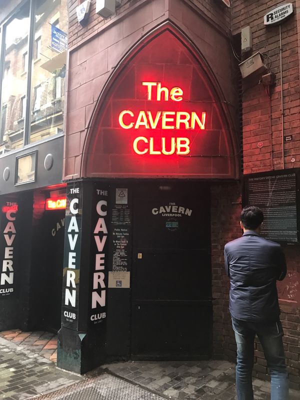 イギリス(英国)・ロンドン、リバプール「ロック聖地巡礼」の写真:「CAVERN CLUB」
朝早かった...