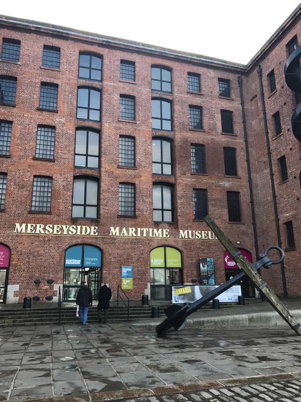 イギリス(英国)・ロンドン、リバプール「ロック聖地巡礼」の写真:マージーサイドミュージアムで奴隷博物館を...