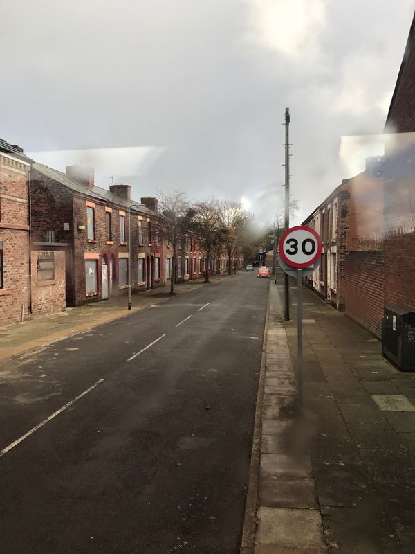 イギリス(英国)・ロンドン、リバプール「ロック聖地巡礼」の写真:「マジカルミステリーツアー」バス編。
...