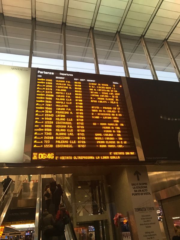 イタリア・ローマ、ナポリ「イタリアでやりたい事」の写真：フレッチャロッサ（長距離列車）にて、テル...