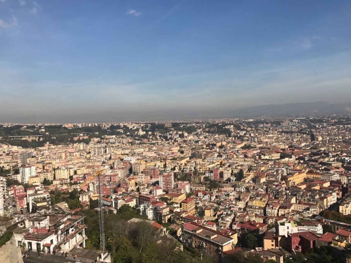 ナポリを一望できる！
上空から見ると星型になっているらしい。