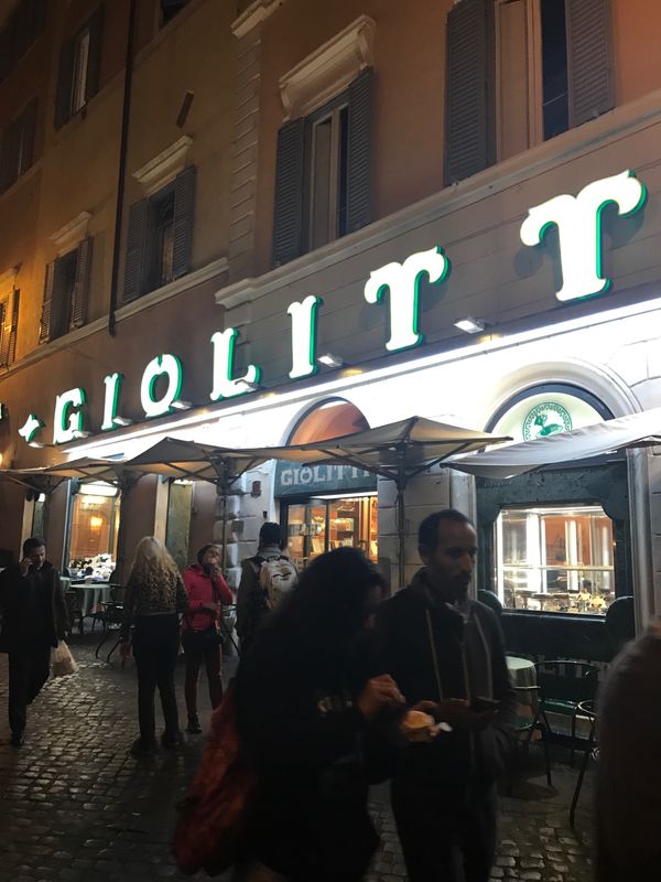 イタリア・ローマ、ナポリ「イタリアでやりたい事」の写真：有名店の「GIOLITTI」
初日に食...