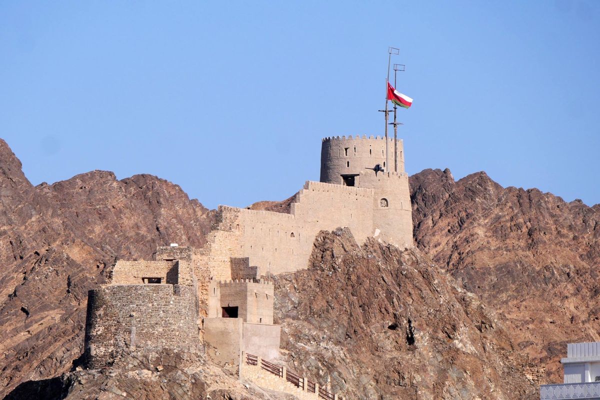 オマーンの首都 マスカット。
バスで港の方へ行き、海沿いを散歩。
マスカッ...