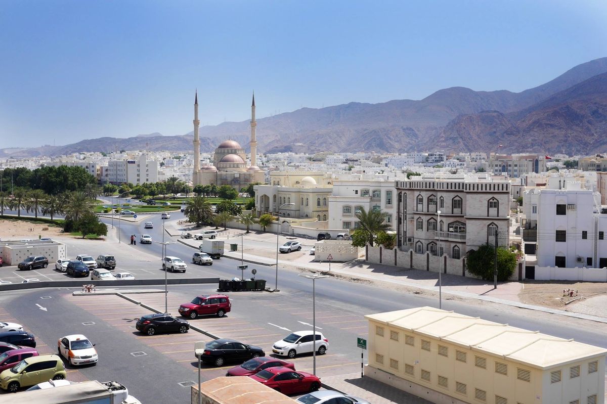 オマーンの首都 マスカット。
バスで港の方へ行き、海沿いを散歩。
マスカッ...