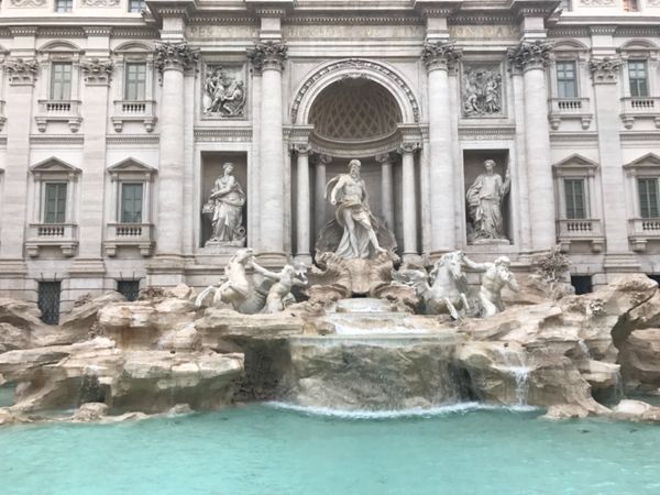 イタリア・ローマ、ナポリ「イタリアでやりたい事」の写真：トレビの泉リベンジ。
空いていた！
後ろ...