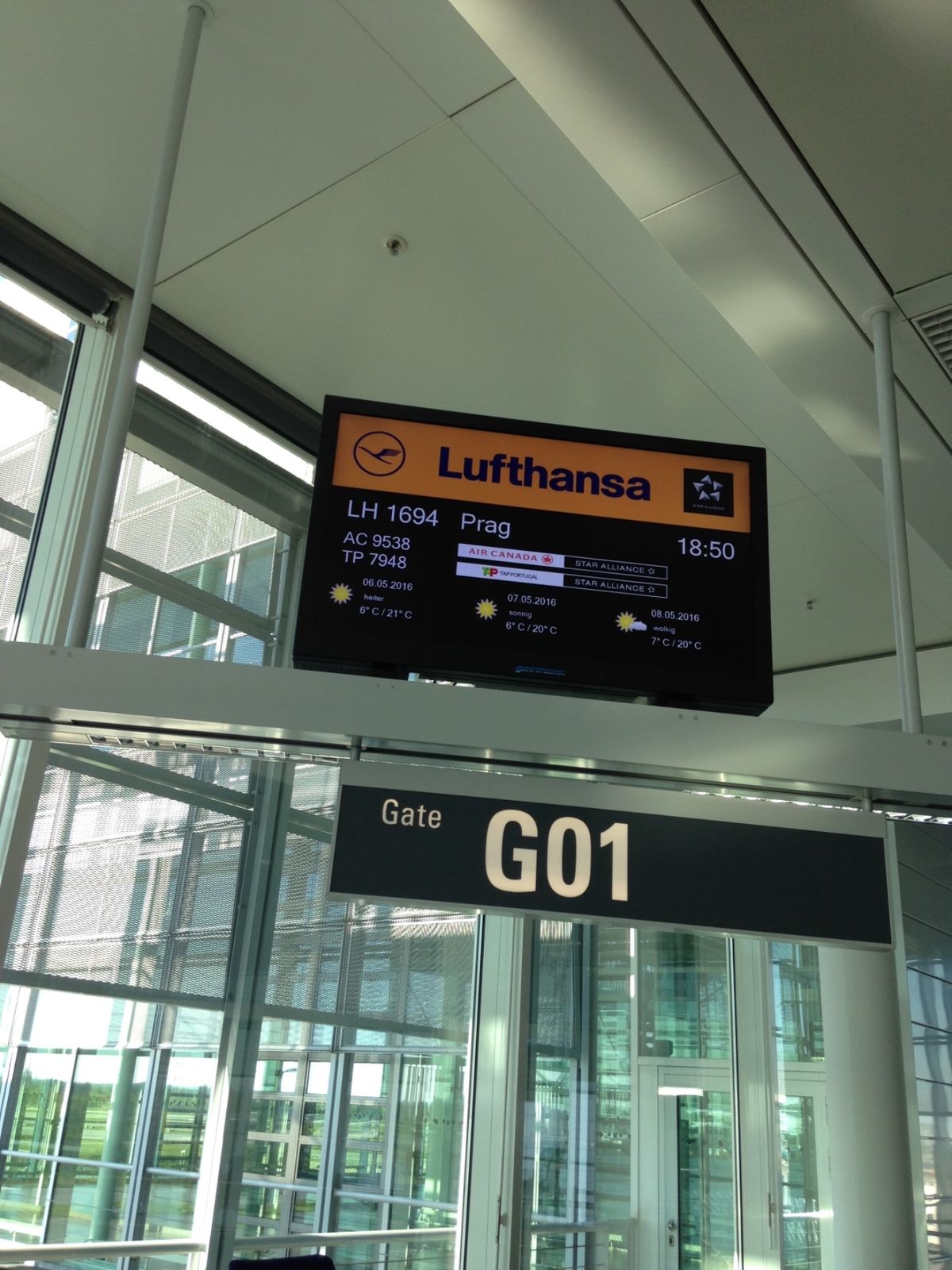 ミュンヘン経由で15～6時間かけてチェコ到着。
乗り換えのミュンヘンでや...