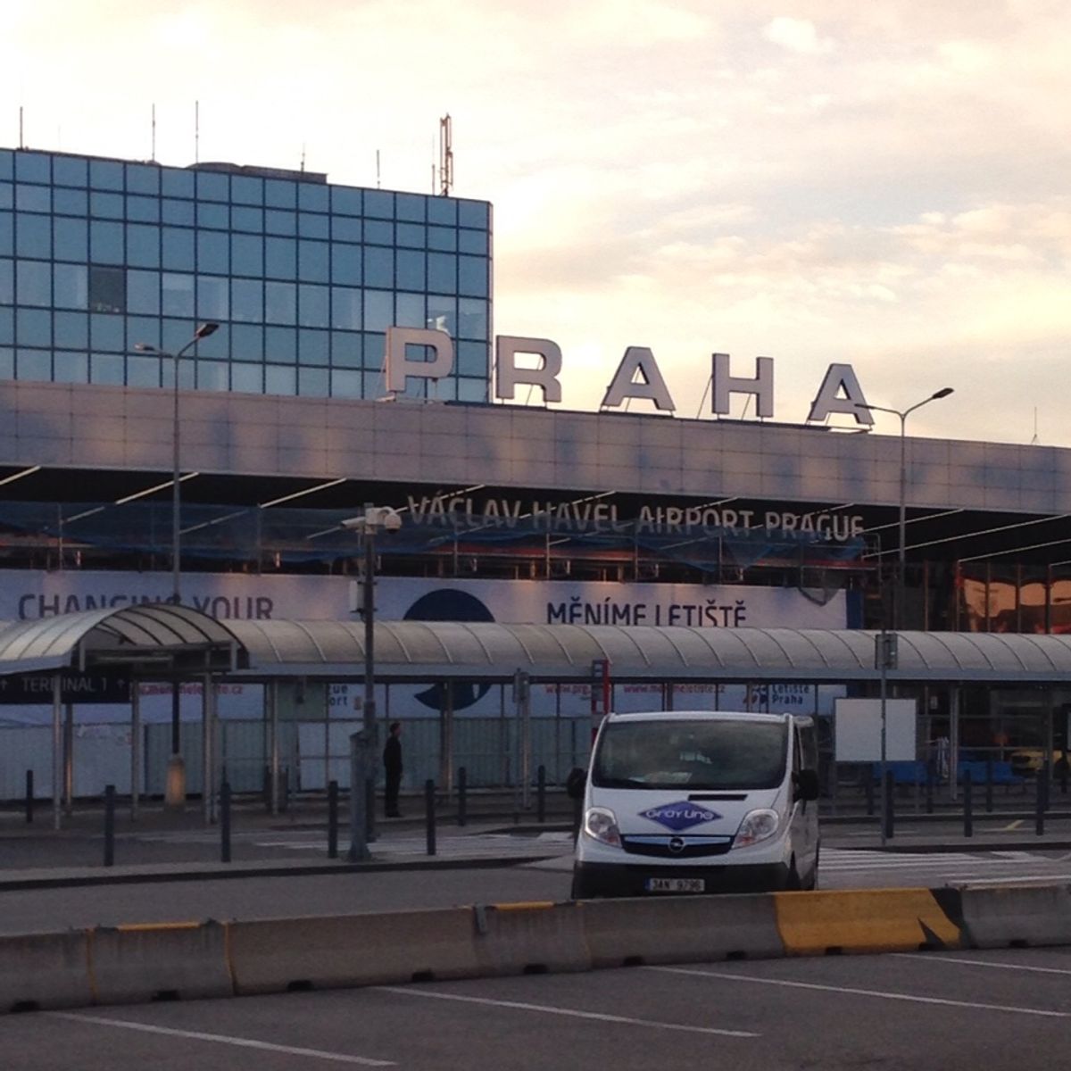 ミュンヘン経由で15～6時間かけてチェコ到着。
乗り換えのミュンヘンでや...