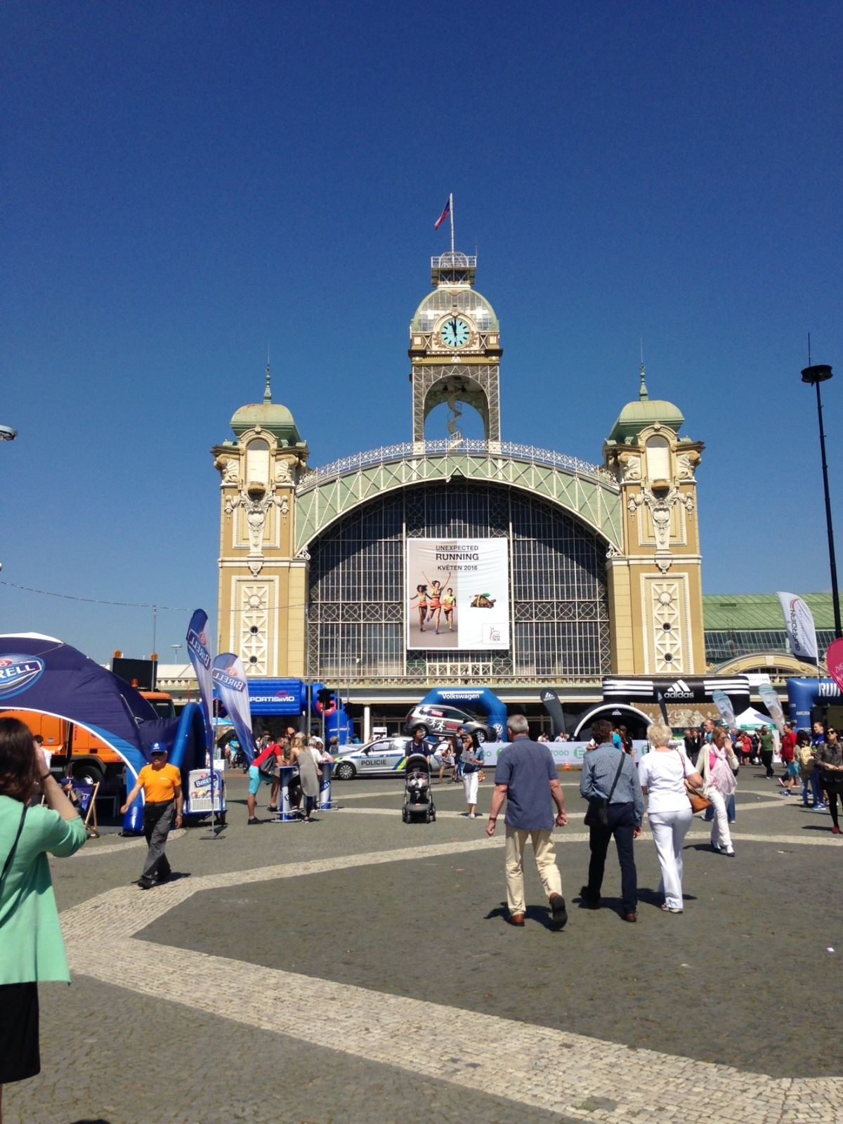 チェコに来た目的の1つはチェコマラソン。
マラソン大嫌いなのに…
前日エン...