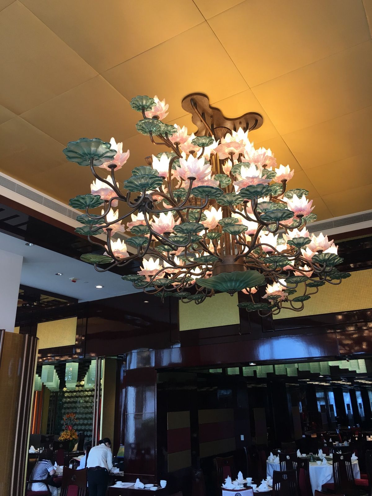 人生初香港ディズニー。滞在4時間だったので飲茶食べてアイアンマンのアトラク...