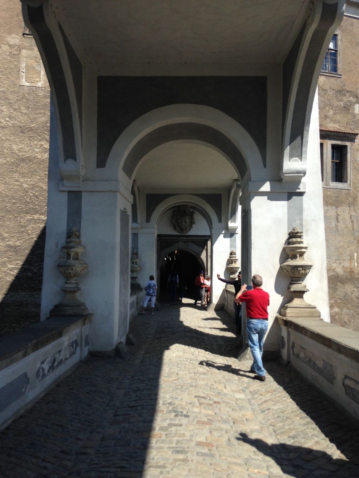 チェスキークルムロフ城の壁の模様は描いたもの