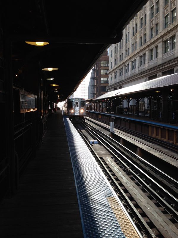 アメリカ(米国)・シカゴ「ブルースを求めてシカゴ」の写真：シカゴの高架鉄道（および地下鉄）を”ＬＯ...