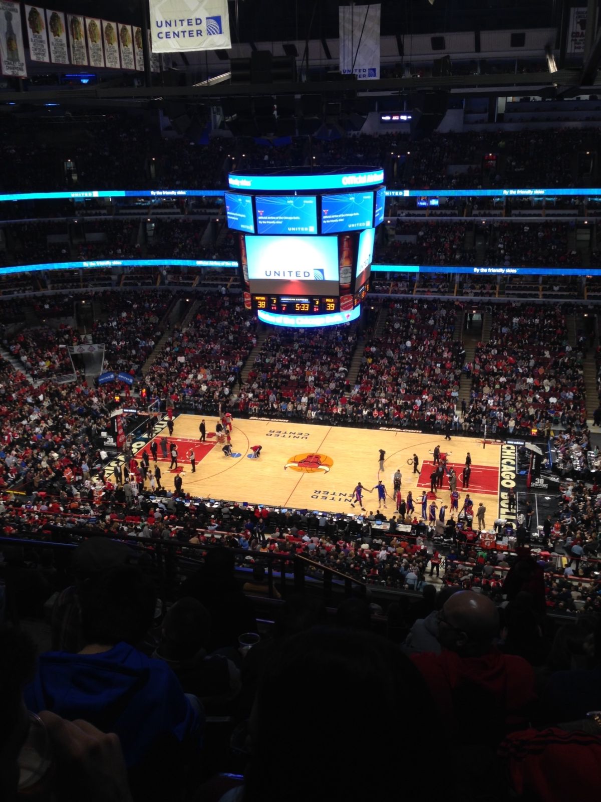 ＮＢＡ観戦の為にユナイテッドセンターへ。
正直あまり興味はなし。