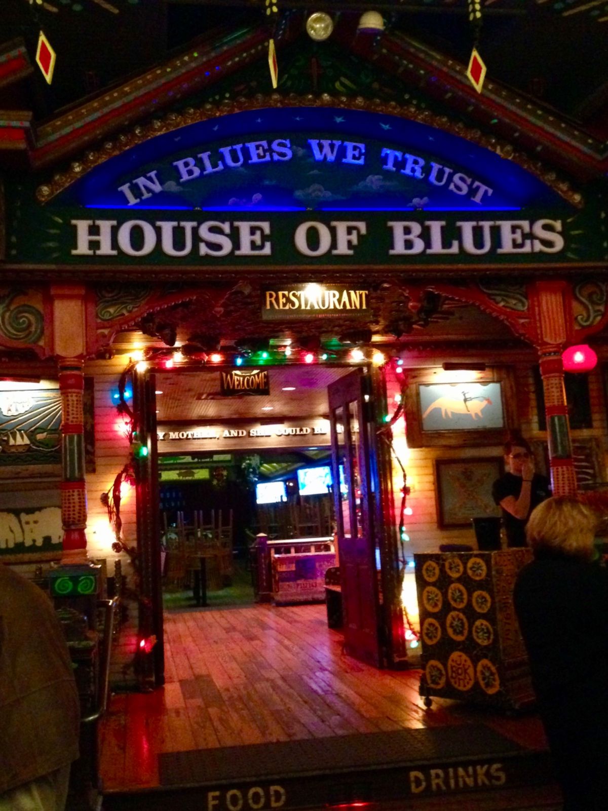 「HOUSE OF BLUES」でゴスペルブランチ。
ジョン・ベルーシの...