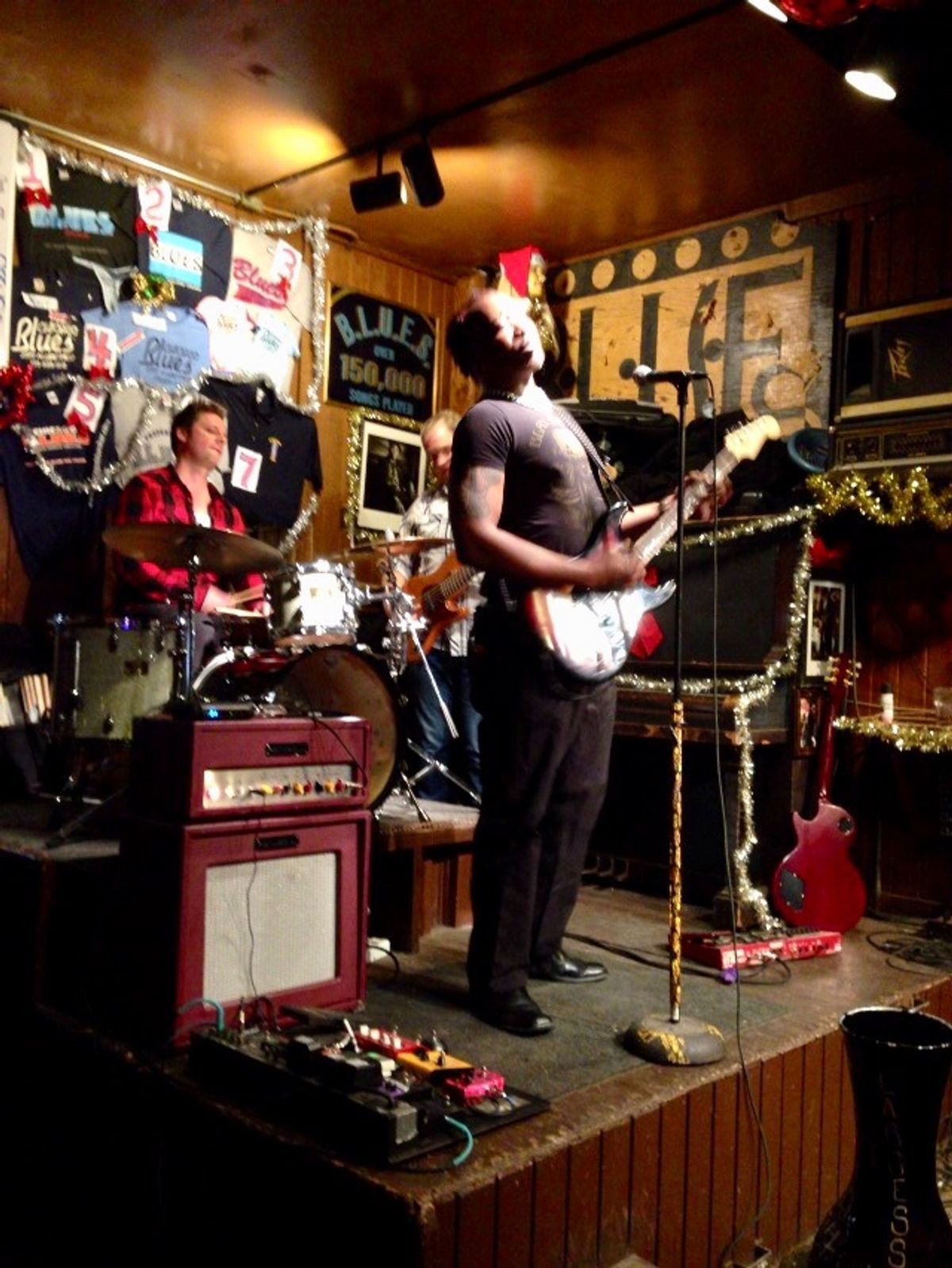 続いて「BLUES」
ピストル・ピートのライブ。
来日経験もある彼は「...