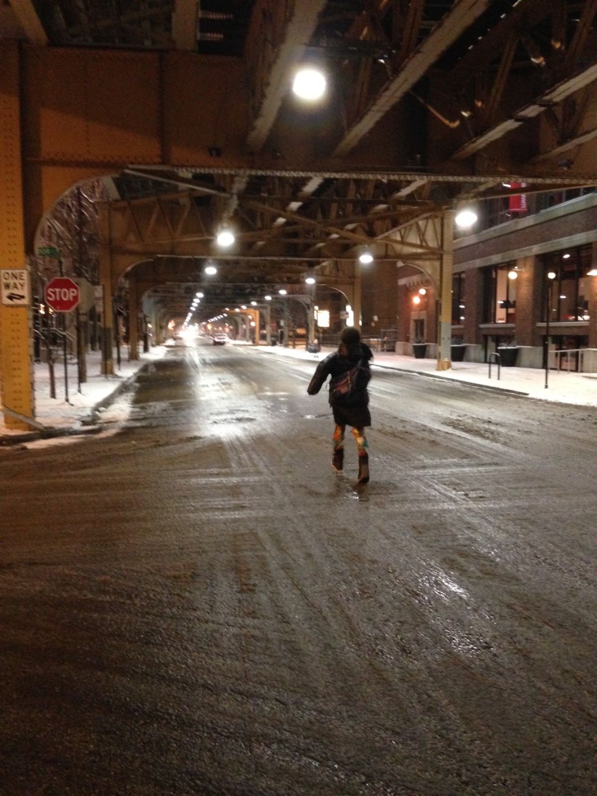ついついこんな風に走り出したくなってしまう、シカゴの高架鉄道下。