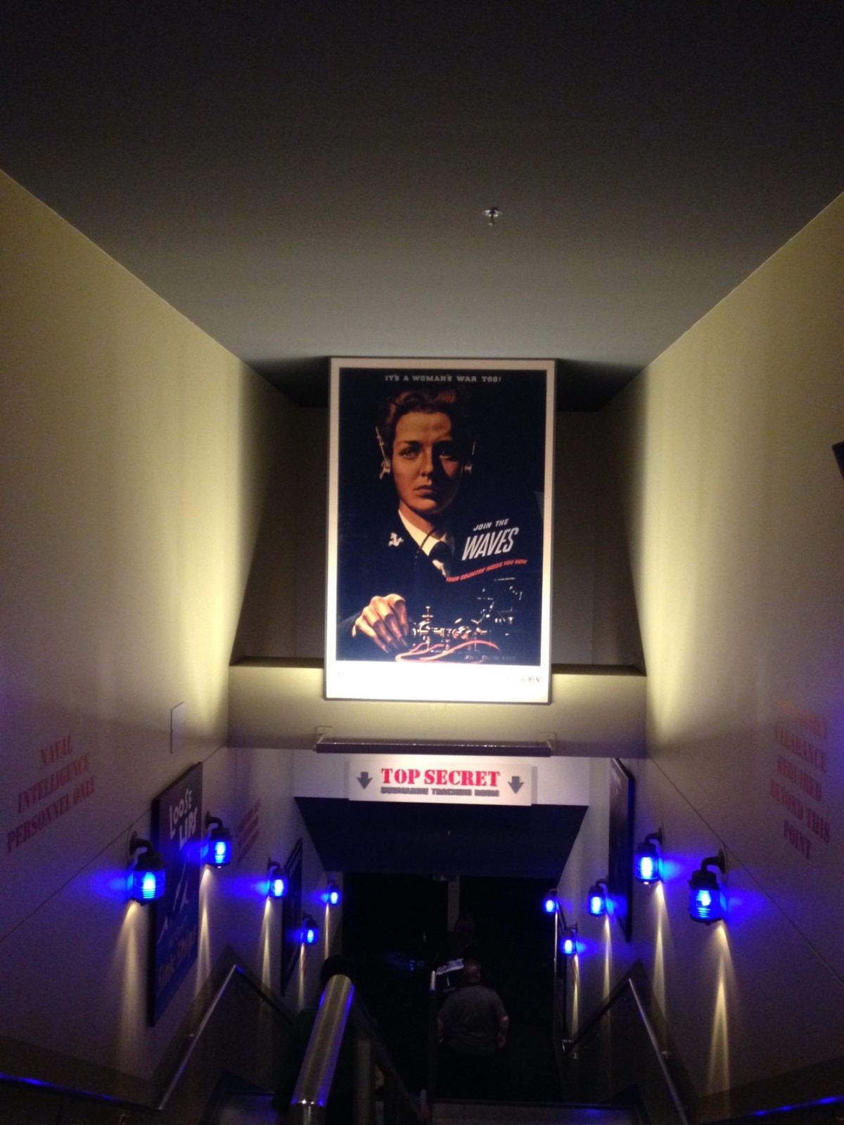 クリスマスツリーがお出迎え。