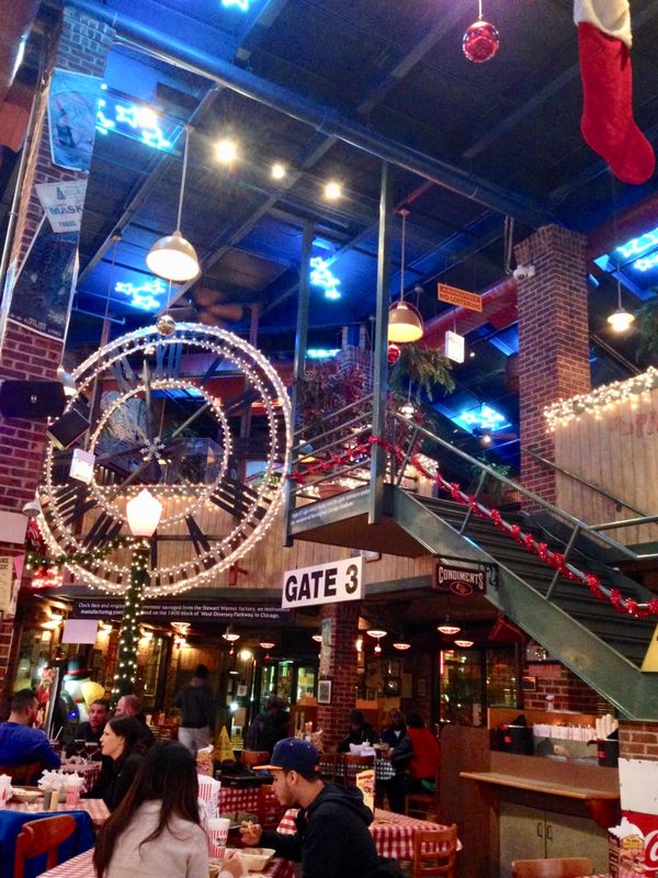 アメリカ(米国)・シカゴ「ブルースを求めてシカゴ」の写真：プライムリブ、シカゴピザと並ぶシカゴの名...