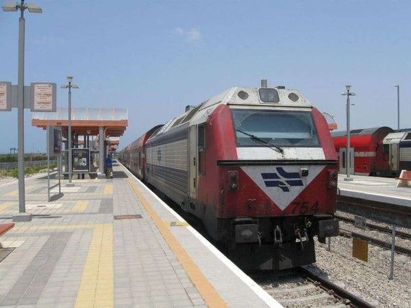 イスラエル・ハイファ「2010年 イスラエル テルアビブと周辺の街 米同盟国日本人の僕が訪れた理由」の写真:ガザに最も近いイスラエルの町、アシュケロ...