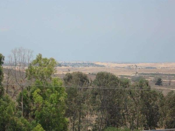 イスラエル・ハイファ「2010年 イスラエル テルアビブと周辺の街 米同盟国日本人の僕が訪れた理由」の写真:アシュケロンの駅でパレスチナ人のタクシー...