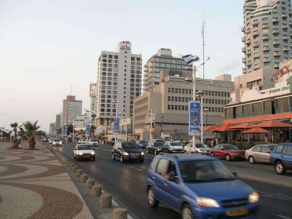 イスラエル・ハイファ「2010年 イスラエル テルアビブと周辺の街 米同盟国日本人の僕が訪れた理由」の写真:クネセット広場
